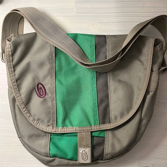 Small Timbuk2 message bag - Picture 1 of 7